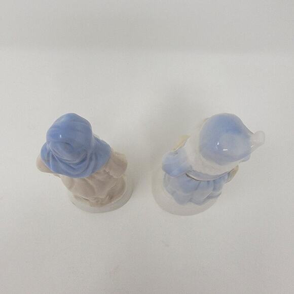 Vintage Santa Porcelain Figurine Around The World Series Set of 2 - Picture 8 of 14